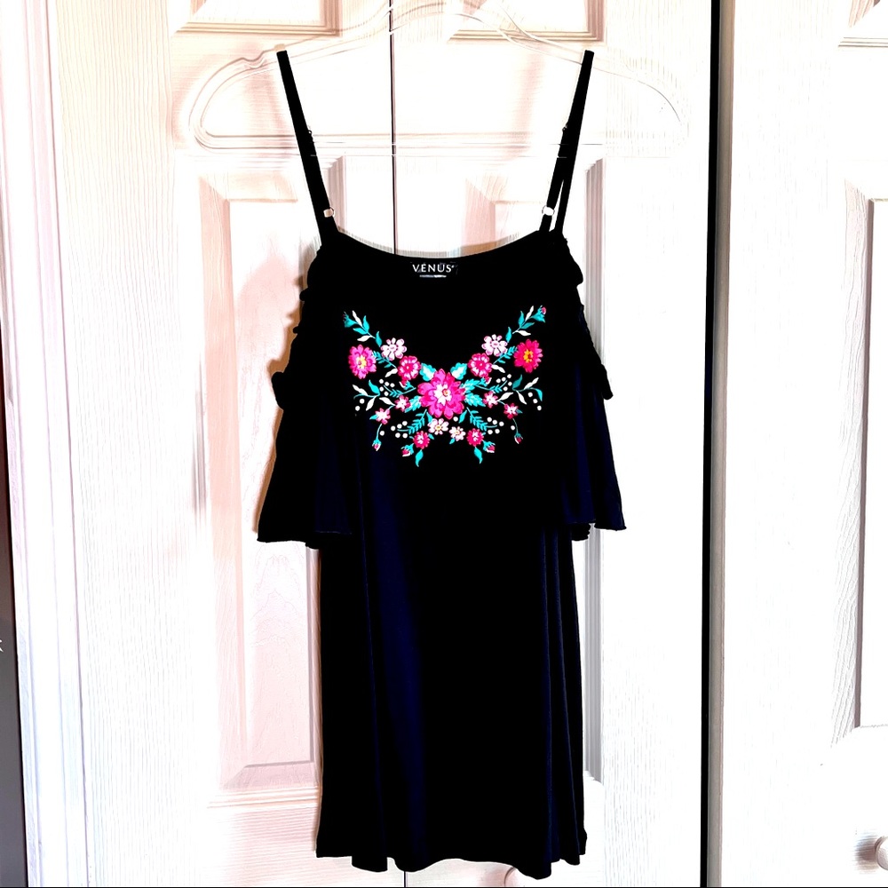 Venus off the shoulder short ruffle sleeve top